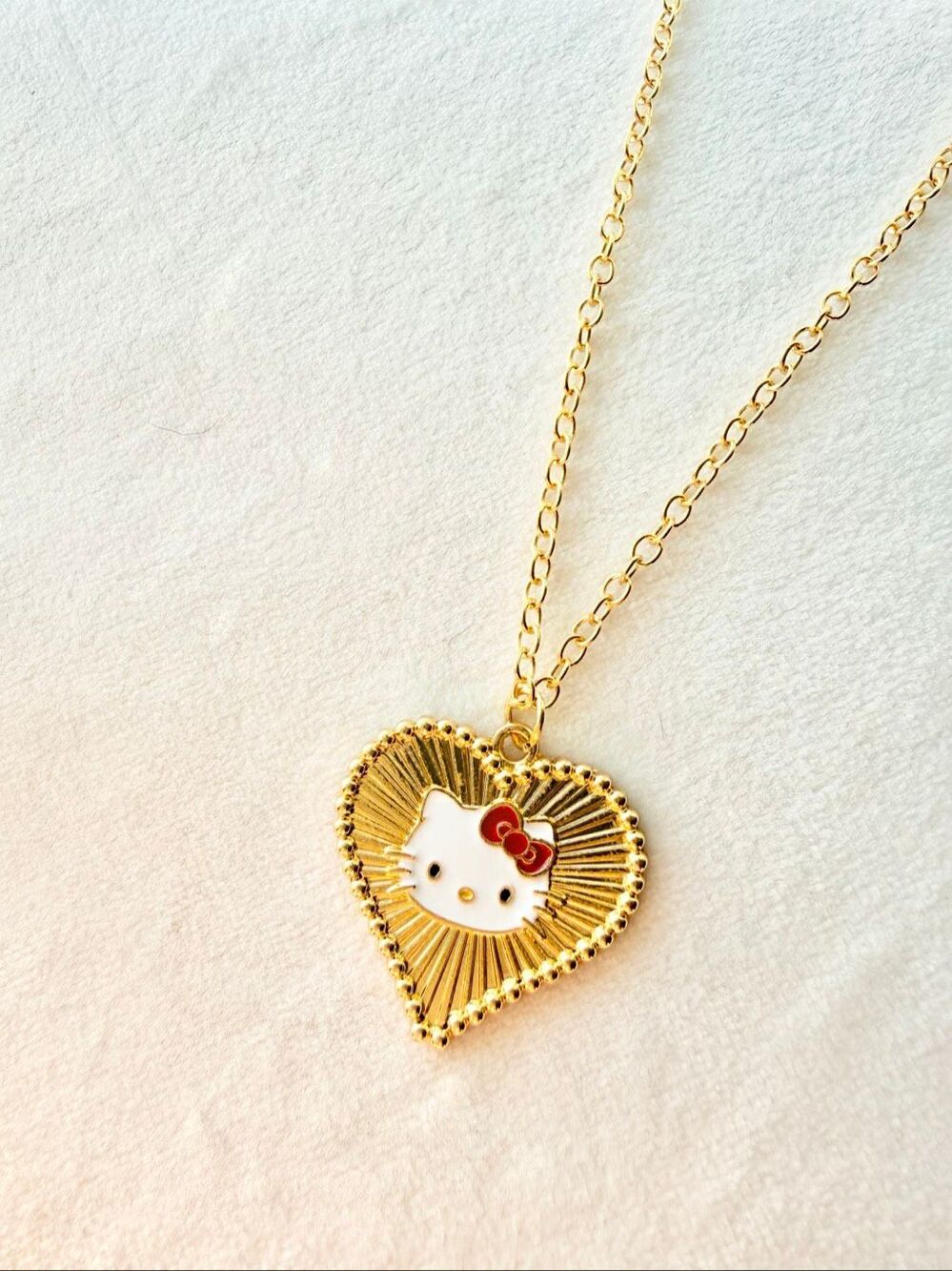 Hello Kitty Gold Heart Pendant Necklace Red Bow Y2K Jewelry